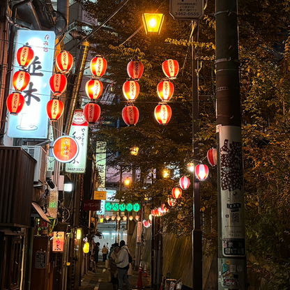 Tokyo: Shibuya Highlights Walking Tour & Secret Backstreets