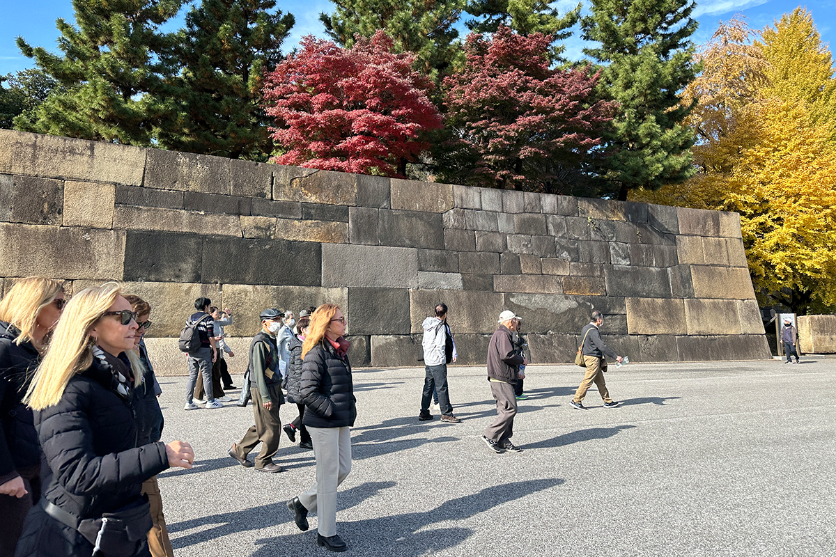 Tokyo Castle & Imperial Palace , Historical Walking Tour