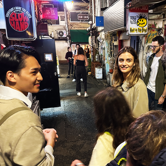 Tokyo-Shinjuku Night Walking Tour & Secret Backstreets